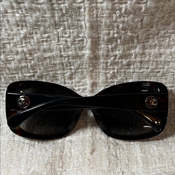 Authentic Chanel Tortoise & black temples Sunglasses 5322-A c.714/S8 polarized - Picture 3 of 6